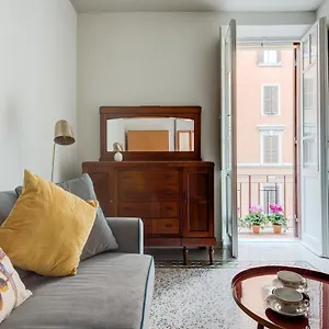 Casa Satrico , Roma Italia